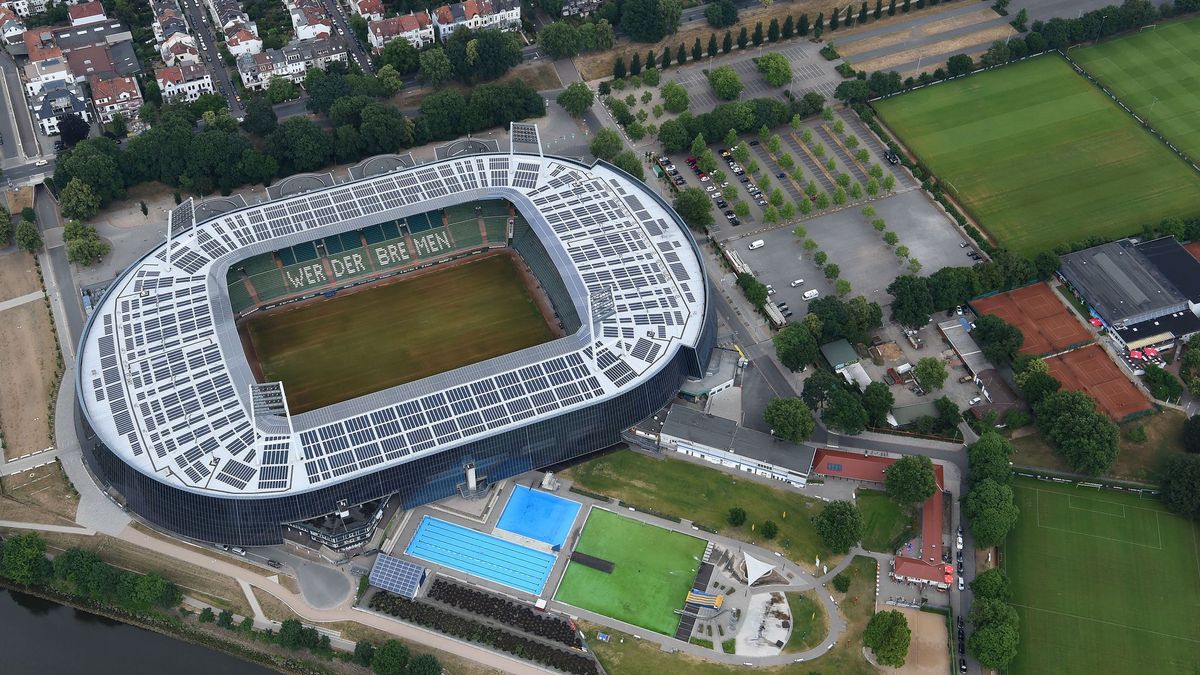 Weserstadion mit Stadionbad