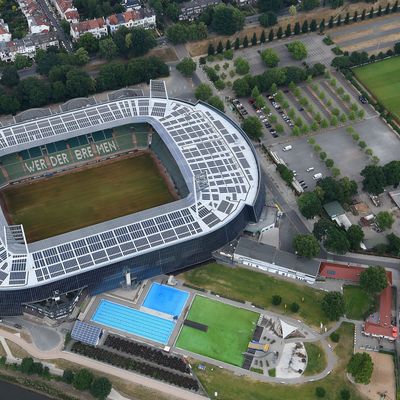 Weserstadion mit Stadionbad