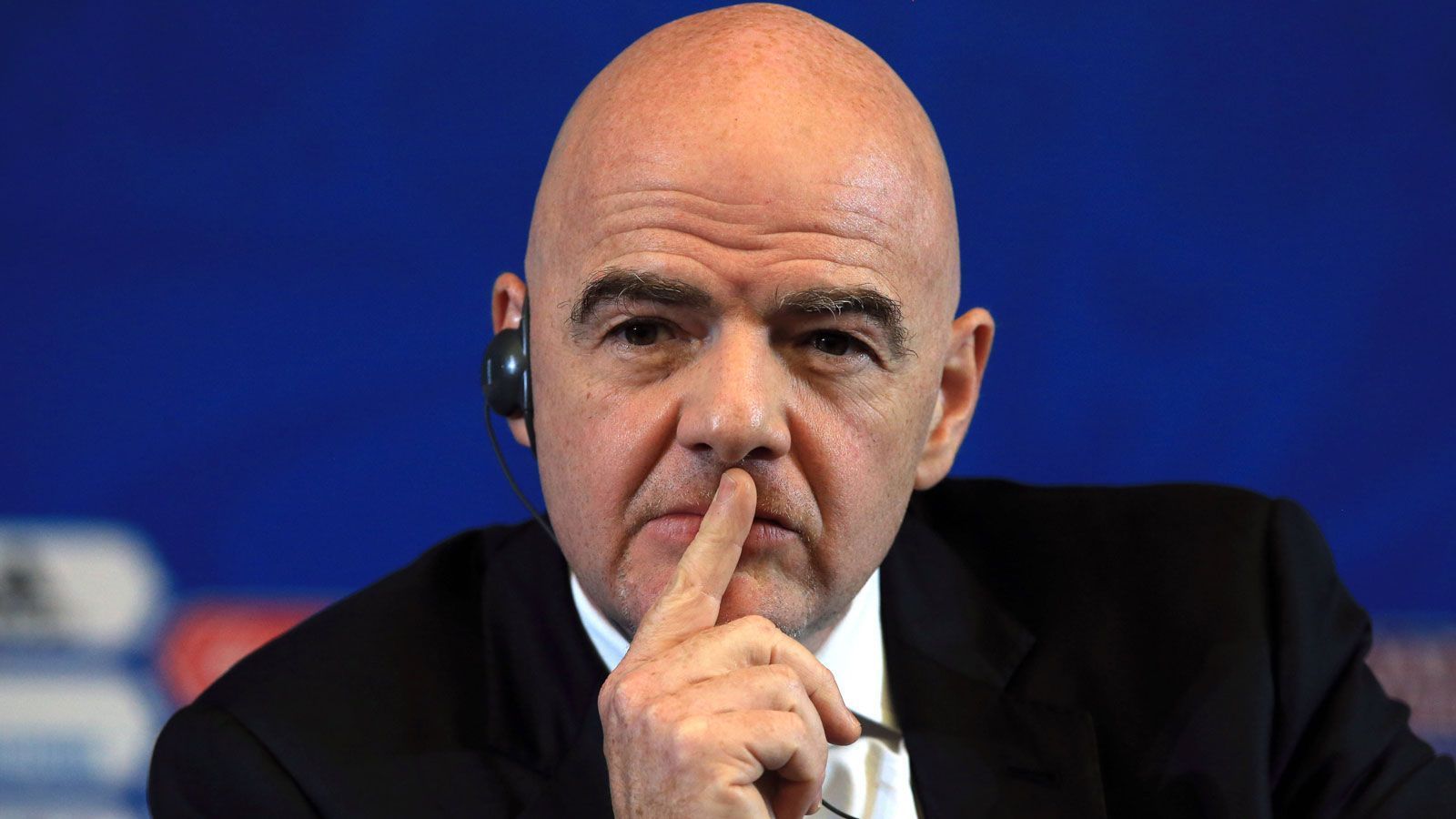 
                <strong>22. Mai 2019</strong><br>
                Der von FIFA-Präsident Gianni Infantino favorisierte Plan einer Aufstockung von 32 auf 48 Mannschaften scheitert. Damit wird die Ausweitung wie ursprünglich geplant erst für die WM 2026 in den USA, Kanada und Mexiko umgesetzt.
              