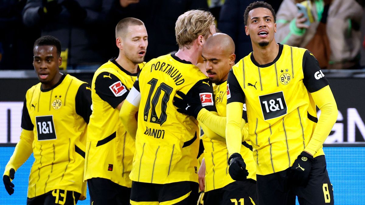 NMECHA Felix Team BVB jubelt nach seinem Tor zum 2 : 0 DFL Bundesliga Saison 2024 - 2025 BL Spiel Borussia Dortmund - SC Freiburg 4 : 0 am 23.11.2024 in Dortmund DFL REGULATIONS PROHIBIT ANY USE OF...