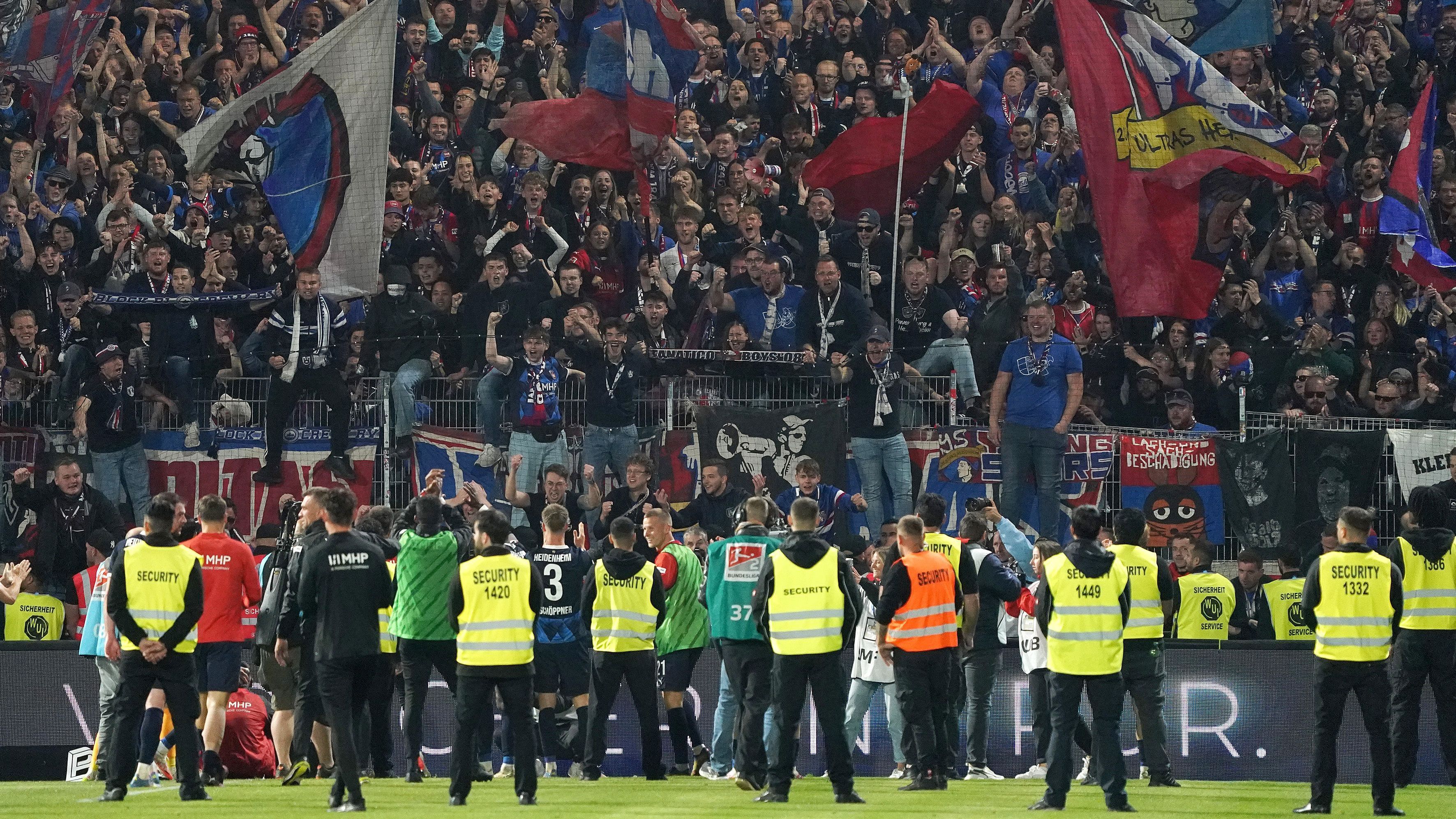 <strong>Platz 14:&nbsp;1. FC Heidenheim</strong><br>• Durchschnittliche Anzahl an Auswärtsfans: 1.900<br>• Höchste Anzahl an Auswärtsfahrern: 6.000 (in Stuttgart)<br>• Niedrigste Anzahl an Auswärtsfahrern: 250 (in Leipzig)