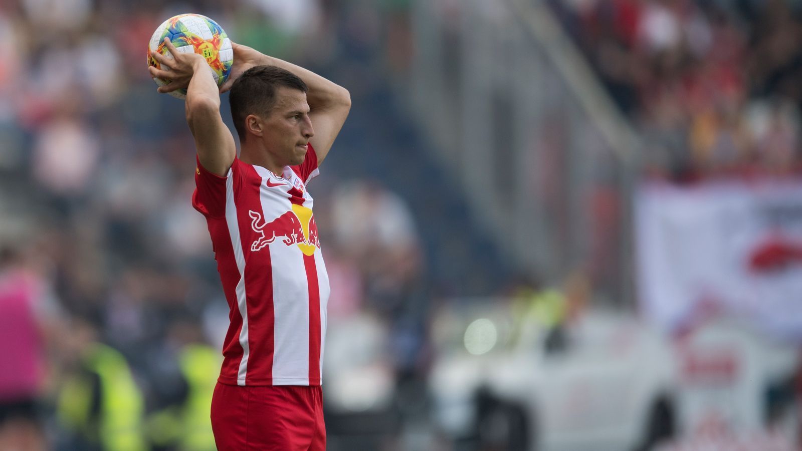 
                <strong>Stefan Lainer (Borussia Mönchengladbach)</strong><br>
                Stefan Lainer folgt Trainer Marco Rose von Red Bull Salzburg zu Borussia Mönchengladbach. Der 26-jährige Rechtsverteidiger erhält einen Vertrag bis 2024. "Ich freue mich riesig, dass der Wechsel geklappt hat und freue mich auf die bevorstehenden Aufgaben mit Borussia - sowohl national als auch international. Ich möchte hier das Bestmögliche aus mir herausholen und so den nächsten Schritt in meiner Entwicklung machen", so der Österreicher.
              