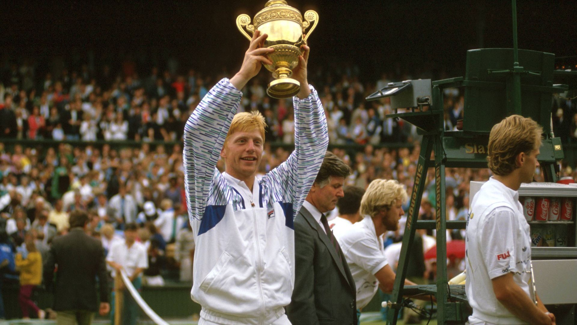 
                <strong>Boris Becker</strong><br>
                Fangen wir mit den deutschen Vertretern an. Der beste deutsche Tennisspieler der Geschichte kommt auf sechs Grand-Slam-Siege - drei davon in Wimbledon.
              
