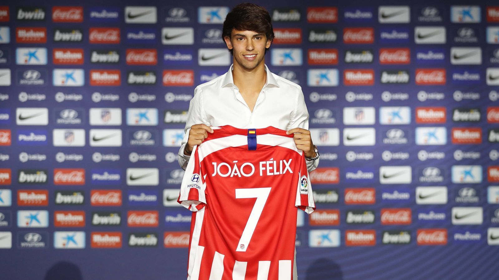 
                <strong>Platz 2 - Joao Felix</strong><br>
                Ablösesumme: 126 Millionen EuroWechsel von Benfica Lissabon zu Atletico MadridAlter beim Wechsel: 19 JahreZeitpunkt des Wechsels: Sommer 2019
              