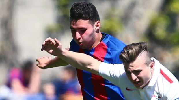 
                <strong>Abel Ruiz </strong><br>
                Verein: FC BarcelonaPosition: MittelstürmerAlter: 17 JahreNationalität: Spanien
              