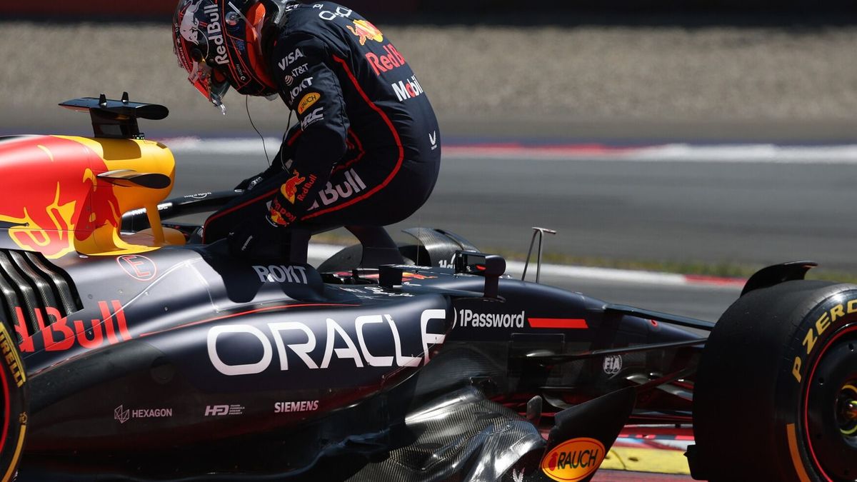 Max Verstappen steigt aus nach dem Unfall mit Andrea Kimi Antonelli in Spielberg 2025