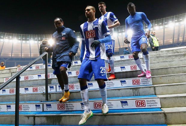 
                <strong>Platz 1: Hertha BSC - 26 Jahre</strong><br>
                Trepper runter gehen klappt noch ganz gut, rauf wird es schwerer. Hertha BSC führt die Liste der Rentner-Teams an, denn die Berliner Spieler sind im Durchschnitt 26 Jahre alt. 
              