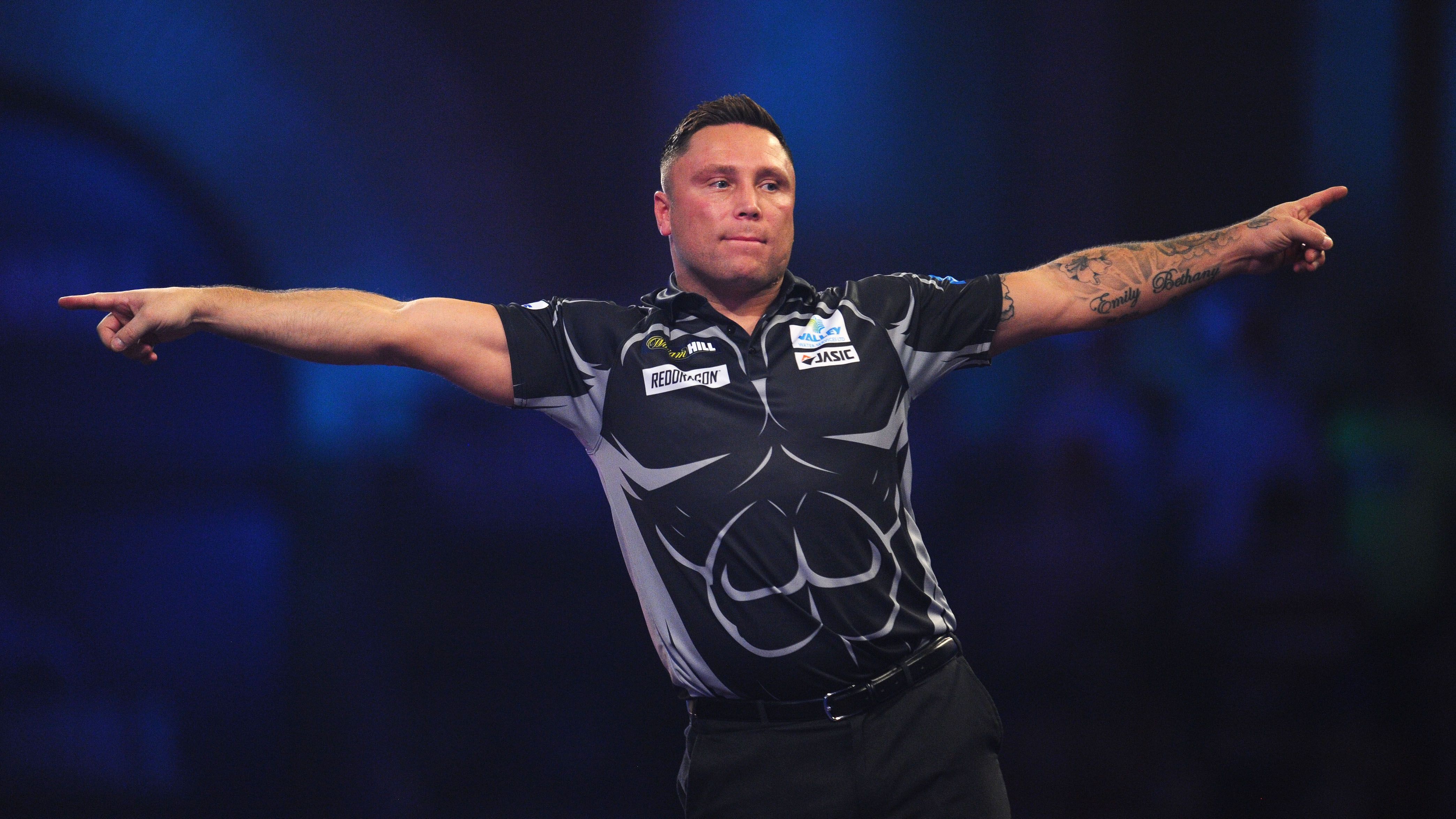 
                <strong>Gerwyn Price (34, Wales)</strong><br>
                Der Waliser Gerwyn Price tritt 2020 zum dritten Mal bei der Premier League of Darts an. Bei seinen ersten beiden Auftritten hat er jeweils die Playoffs verpasst.
              