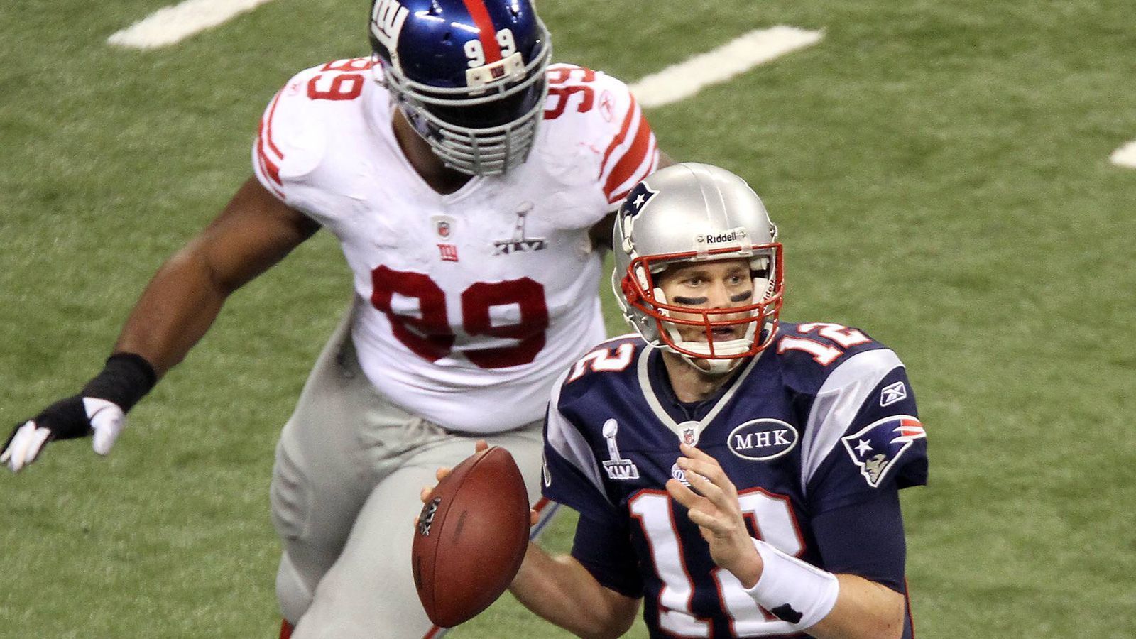 
                <strong>Super Bowl XLVI: New York Giants vs. New England Patriots </strong><br>
                Das Rematch vom Rematch gab es sozusagen im 46. Super Bowl im Februar 2011. Wieder waren die Giants und die Patriots beteiligt, diesmal gewann die Franchise aus New York aber beide Spiele. 21:17 im Super Bowl und 24:20 in der Regular Season.
              
