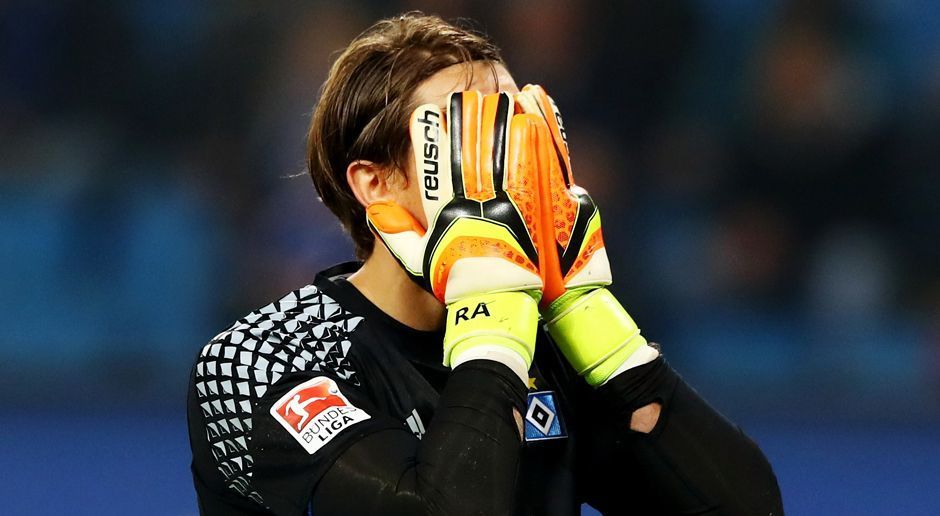 
                <strong>HSV-Gegentore</strong><br>
                Auf diese Statistik möchte vermutlich HSV-Keeper Rene Adler gar nicht erst einen Blick werfen: Seit April 2012 kassierte der HSV in der Bundesliga insgesamt 249 Gegentore plus weitere drei in den Relegationsspielen. Mit gerade einmal 164 eigenen Treffern und vier wichtigen Toren im finalen Kampf um den Klassenerhalt ist die Negativbilanz mit -85 mehr als deutlich.
              