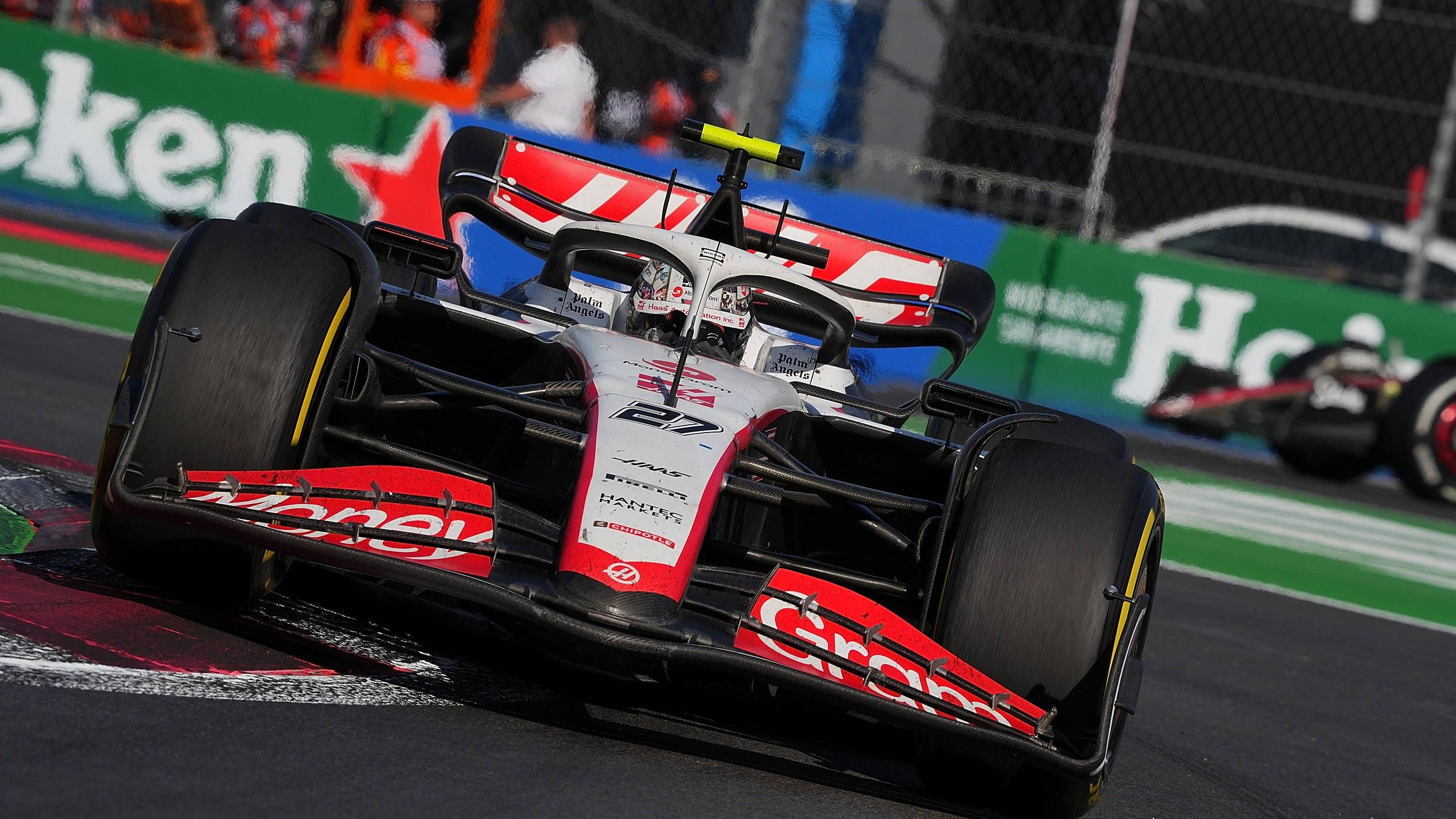 <strong>Verlierer: Haas<br></strong>Die Pace von Haas stagniert auf unverändert niedrigem Niveau. Doch in Mexiko war es nochmal besonders schwierig sowohl im Qualifying, als auch im Rennen. Wenn man bedenkt, dass in Austin am vergangenen Wochenende ein großes Upgrade kam, ist die Situation mehr als ernüchternd für das Team von Günther Steiner - Verbesserung sind nicht in Sicht.