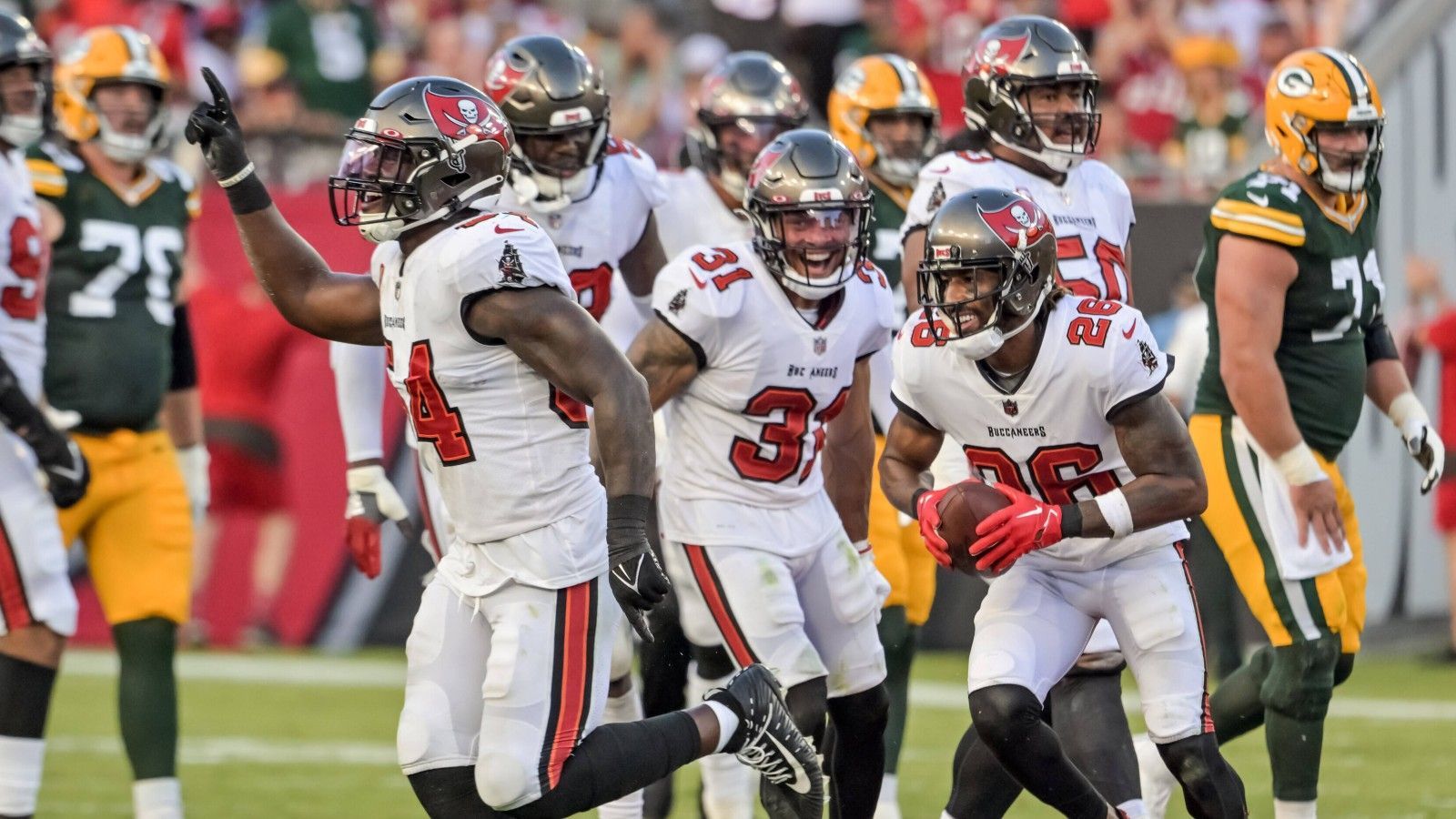 <strong>Platz 19 (geteilt): Tampa Bay Buccaneers</strong><br><br>Erzielte Interceptions: 139<br>Erzielte Fumbles: 114<br>Takeaways gesamt: 253<br>&nbsp;<br>Kass 101ierte Interceptions: 169<br>Kassierte Fumbles: 101<br>Giveaways gesamt: 270<br><br>Turnover-Differenz: -17