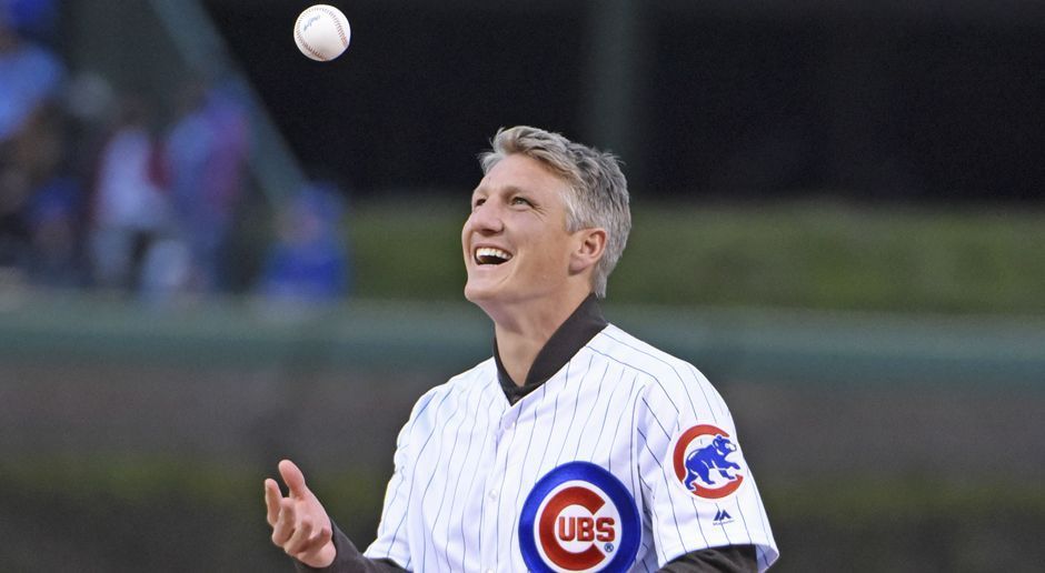 
                <strong>Schweini goes Baseball</strong><br>
                Es dauert nicht lang, bis sich Schweini mit dem ungewohnt kleinen Spielgerät angefreundet hat. Lässig jongliert er den Baseball in der Hand.
              