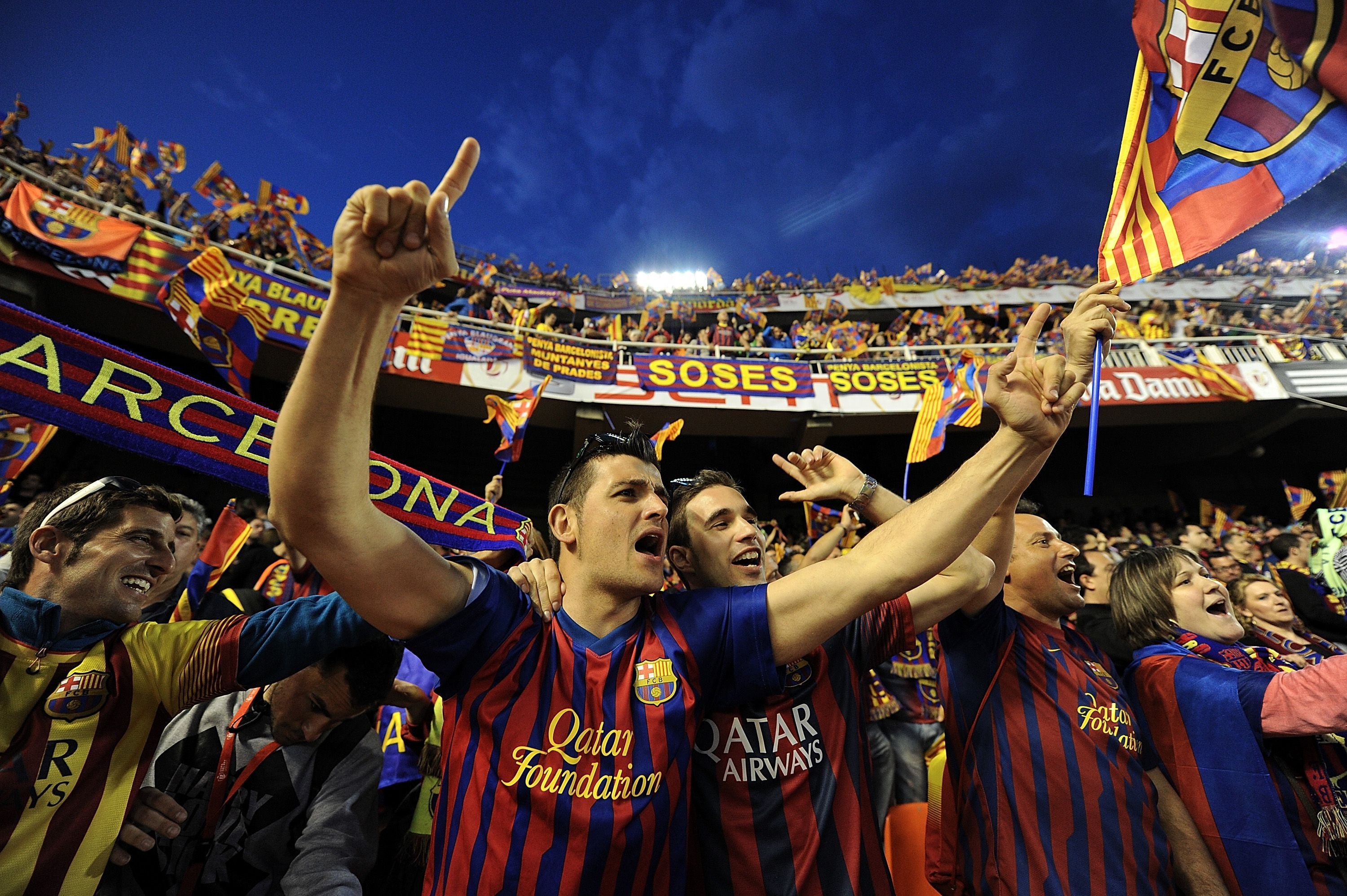 
                <strong>4. FC Barcelona: 484,6 Millionen Euro</strong><br>
                Barca hat mit 484,6 Mio. Euro den höchsten Umsatz seiner bisherigen Geschichte erwirtschaftet. Die Freude hält sich allerdings in Grenzen - die Katalanen rutschen vom zweiten auf den vierten Rang ab.
              