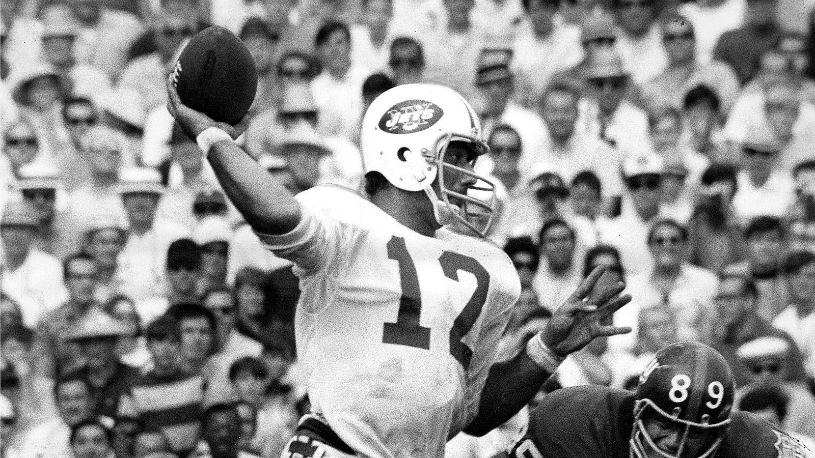 
                <strong>Platz 4: New York Jets - Baltimore Colts 16:7</strong><br>
                Jets-Quarterback Joe Namath prophezeite vor dem dritten Super Bowl, dass seine Mannschaft gewinnen würde, obwohl sie gegen die Colts nicht der Favorit waren. Gerade einmal 16 Punkte reichten den Jets dann wirklich zum Sieg und Namath zur Ernennung zum MVP. Insgesamt lieferten im Endspiel von 1969 beide Teams 23 Punkte ab. 
              