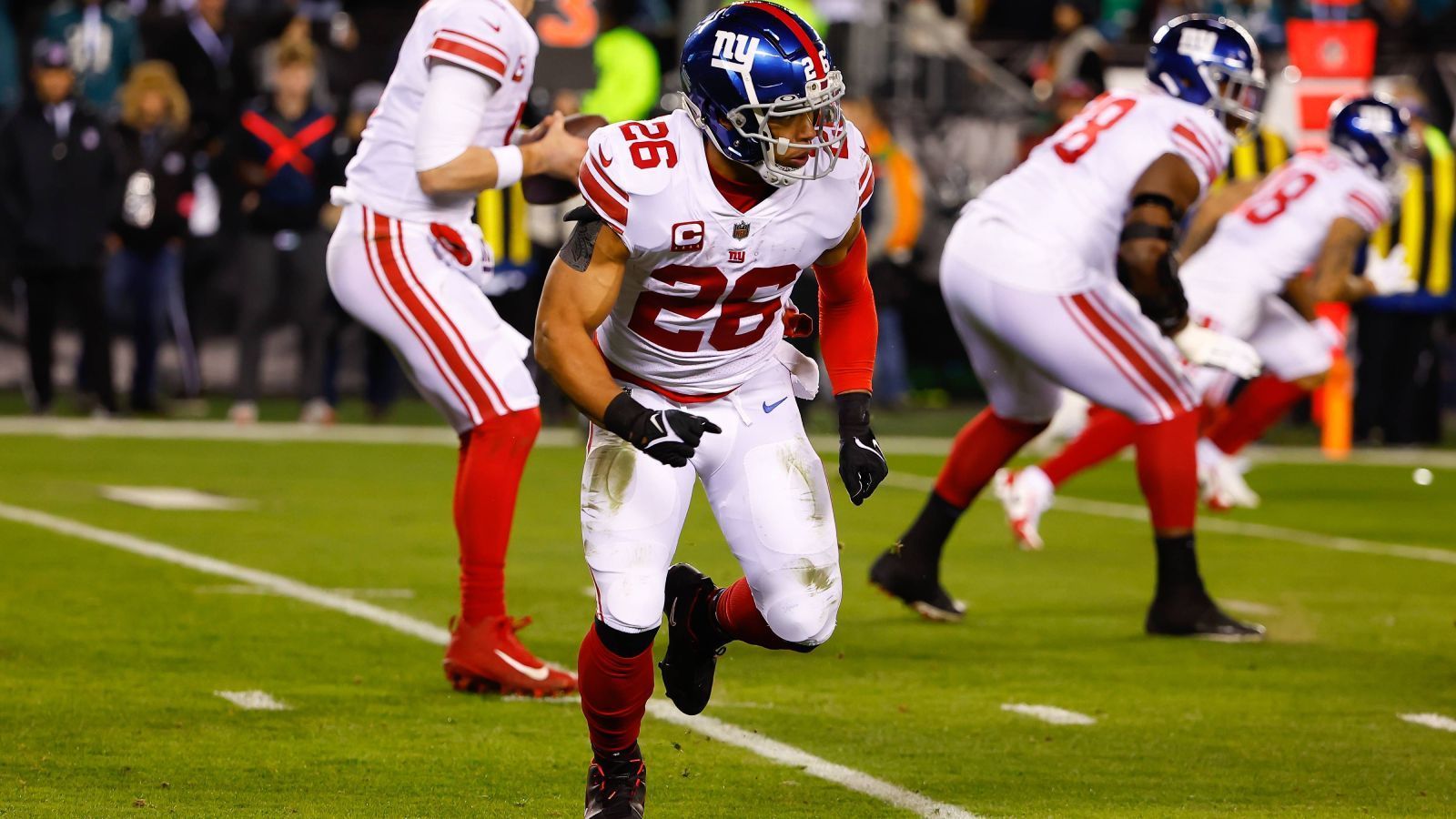 
                <strong>Comeback Player of the Year</strong><br>
                &#x2022; Saquon Barkley, Running Back (New York Giants)<br>
              