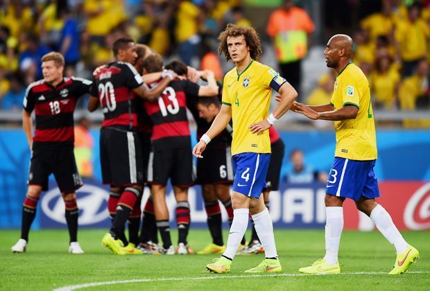 
                <strong>Brasilien vs. Deutschland 1:7</strong><br>
                Am 8. Juli 2014 zerlegt Deutschland im WM-Halbfinale Gastgeber Brasilien. Das Ergebnis ist der höchste Sieg, den es je in einem WM-Halbfinale gab.
              