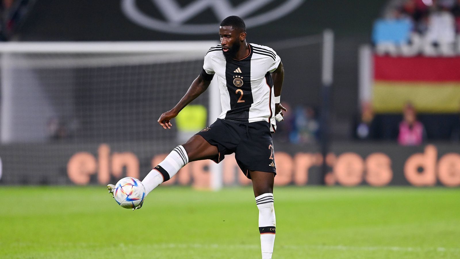 
                <strong>Antonio Rüdiger (Real Madrid)</strong><br>
                &#x2022; Position: Innenverteidiger<br>&#x2022; A-Länderspiele: 54<br>&#x2022; Bisherige WM-Teilnahmen: 1 (2018)<br>
              