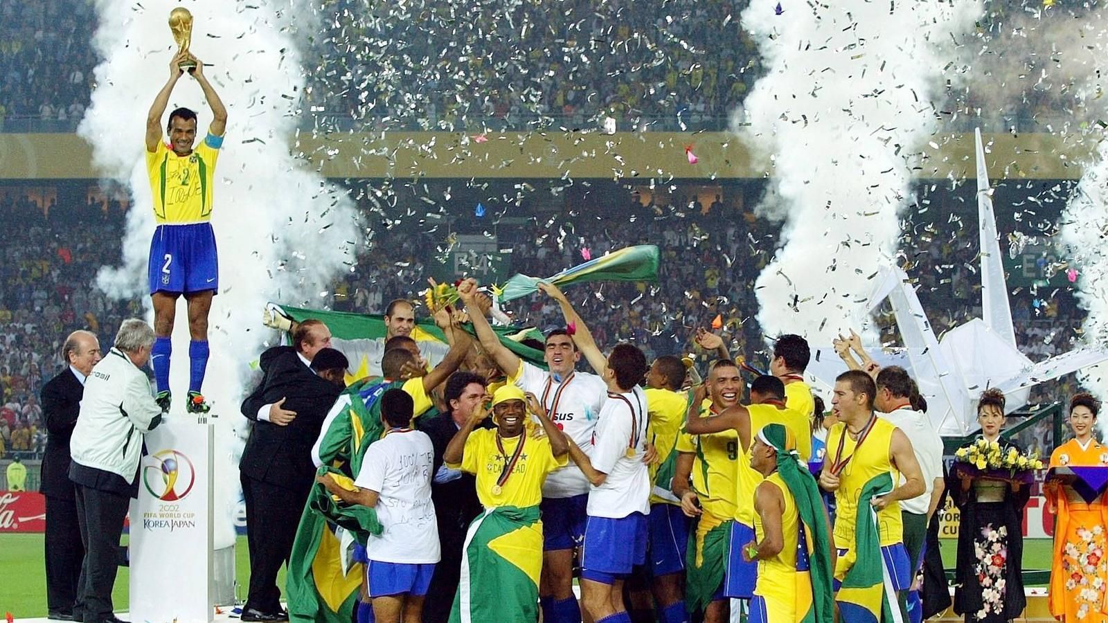 
                <strong>Platz 2: Brasilien (fünf Final-Teilnahmen)</strong><br>
                Im WM-Finale: 1998, 2002WM-Titel: 1 (2002)Im Copa-America-Finale: 1999, 2004, 2007Copa-America-Titel: 3 Brasilien war einmal mehr in einem WM-Endspiel vertreten als Erzrivale Argentinien.
              