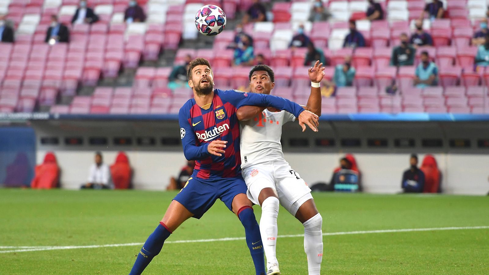 
                <strong>Gerard Pique</strong><br>
                Der Innenverteidiger ist bei den ersten beiden Gegentoren nahe am Geschehen, kann diese aber nicht verhindern. Ansonsten ist er in der frühen Phase des Spiels oftmals zur Stelle, köpft alles aus dem eigenen Strafraum heraus, verliert aber mit steigender Spielzeit die Sicherheit und leistet sich einfache Fehler. ran-Note: 5
              