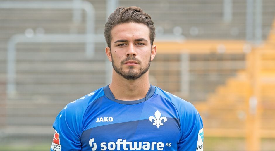 
                <strong>Can Luka Aydogan (SV Darmstadt 98)</strong><br>
                Can Luka Aydogan erhielt vor der Saison seinen ersten Profi-Vertrag bei den Darmstädtern. Der 18 Jahre alte Linksverteidiger musste sich bisher allerdings hinter Fabian Holland und Leon Guwara anstellen. Die Lilien werden in der Rückrunde alle Kräfte brauchen, um den Abstieg aus der Bundesliga zu verhindern. Gut möglich, dass Talent Aydogan seine Chancen bekommt.
              