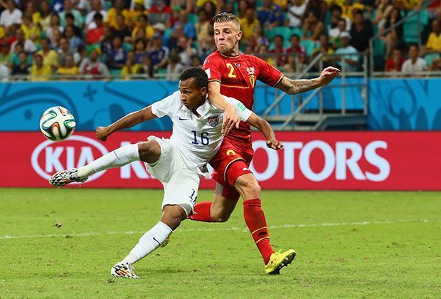 
                <strong>Julian Green (FC Bayern München)</strong><br>
                Der US-Amerikaner wurde zuletzt wegen seines Treffers im WM-Achtelfinale gegen Belgien gefeiert. In der Bundesliga kam der 19-Jährige allerdings überhaupt noch nicht zum Einsatz. Ob der hochveranlagte Youngster dieses Jahr trotz des Luxuskaders seine Chance bekommt?
              