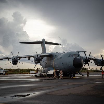 A400M der Luftwaffe in Niamey