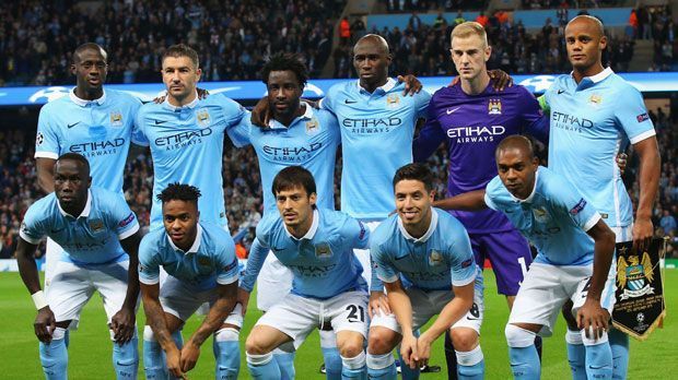 
                <strong>Manchester City</strong><br>
                Platz 4: Manchester City. Über 200 Millionen Euro investierte der Klub im Sommer für neue Spieler. Doch Geld bringt nicht immer Erfolg: Das erste Spiel der Champions-League-Gruppenphase verloren die "Citizens" gegen Juventus Turin.
              