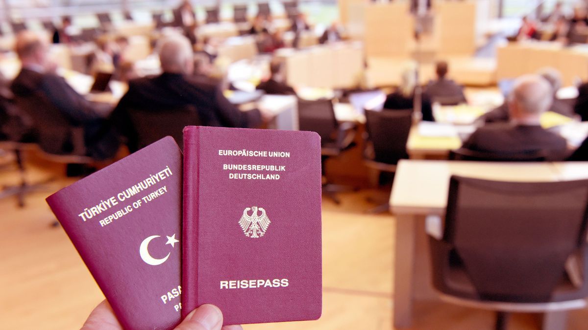 Etwa 14 Prozent der Bevölkerung – das sind gut zwölf Millionen Menschen – in Deutschland besitzen laut Bundesinnenministerium keinen deutschen Pass.