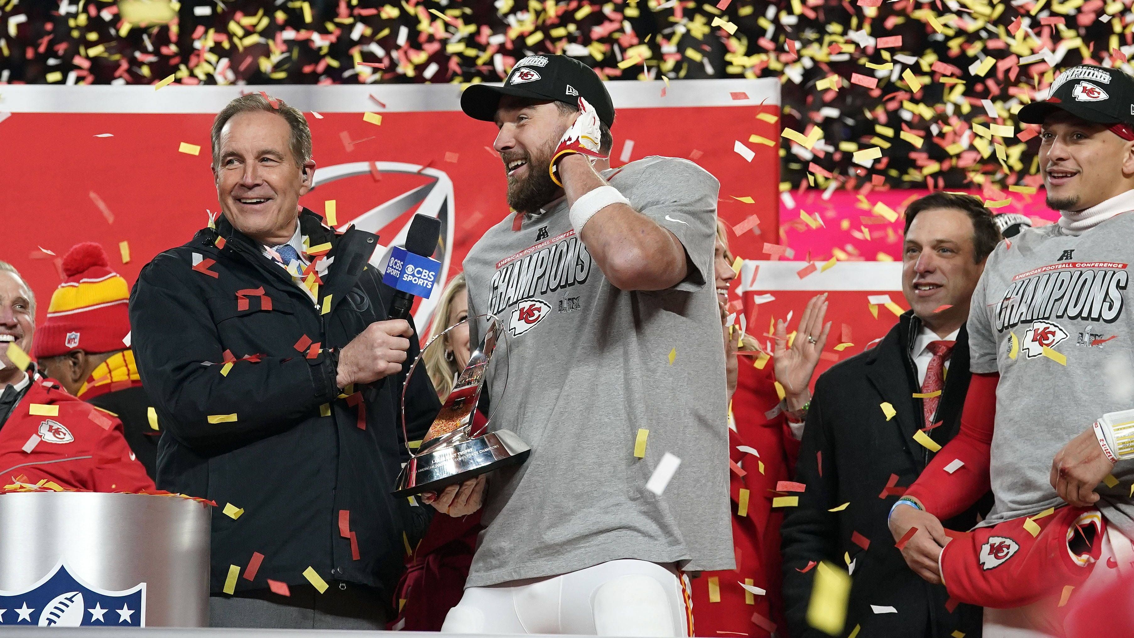 <strong>Top 10: NFL-Teams mit den meisten Super Bowl-Teilnahmen</strong><br>Die Saison 2024 befindet sich in ihrer heißen Phase: Die Philadelphia Eagles und die Kansas City Chiefs greifen in New Orleans nach dem Super-Bowl-Sieg. <em><strong>ran</strong></em> zeigt Euch, welche Mannschaften bisher am häufigsten um die Vince Lombardi Trophy gekämpft haben.