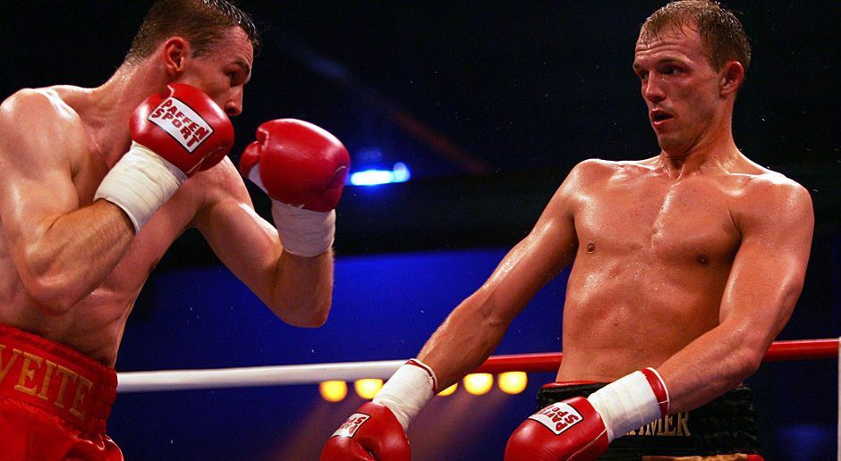 
                <strong>Jürgen Brähmer vs. Mario Veit</strong><br>
                Gleich zweimal kämpfte Jürgen Brähmer gegen Mario Veit. Im Mai 2006 verlor er überraschend nach Punkten gegen seinen Stallkollegen. Die Revanche gelang im September 2007 eindrucksvoll, als Brähmer Veit in Runde vier ausknockte.
              