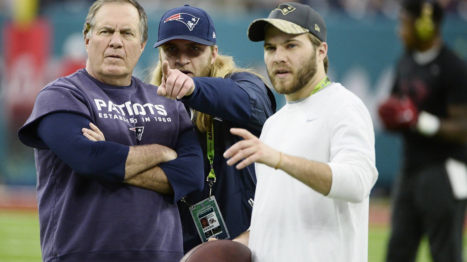 
                <strong>Safeties Coach</strong><br>
                Brian Belichick (r.) übernimmt den Posten als Safeties Coach von seinem älteren Bruder Stephen. Brian war zuvor drei Jahre lang Coaching Assistant und ein Jahr Scouting Assistant.
              