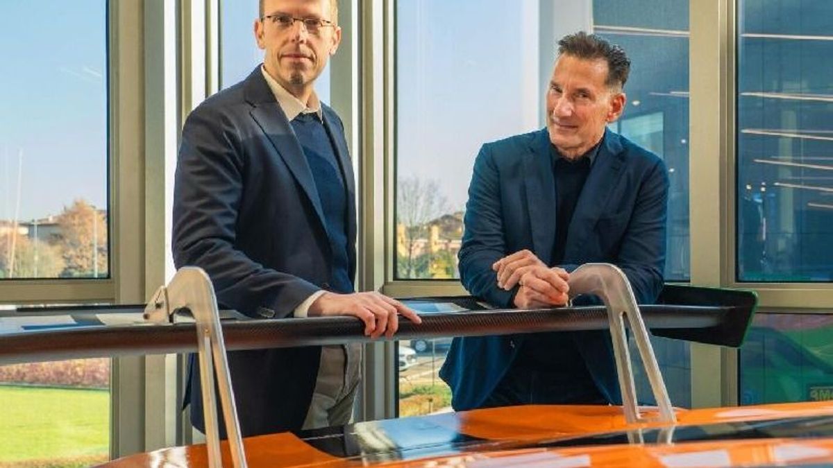 Rouven Mohr mit Sportchef Leschiutta: Ist die Zeit der Bevorzugung vorbei?