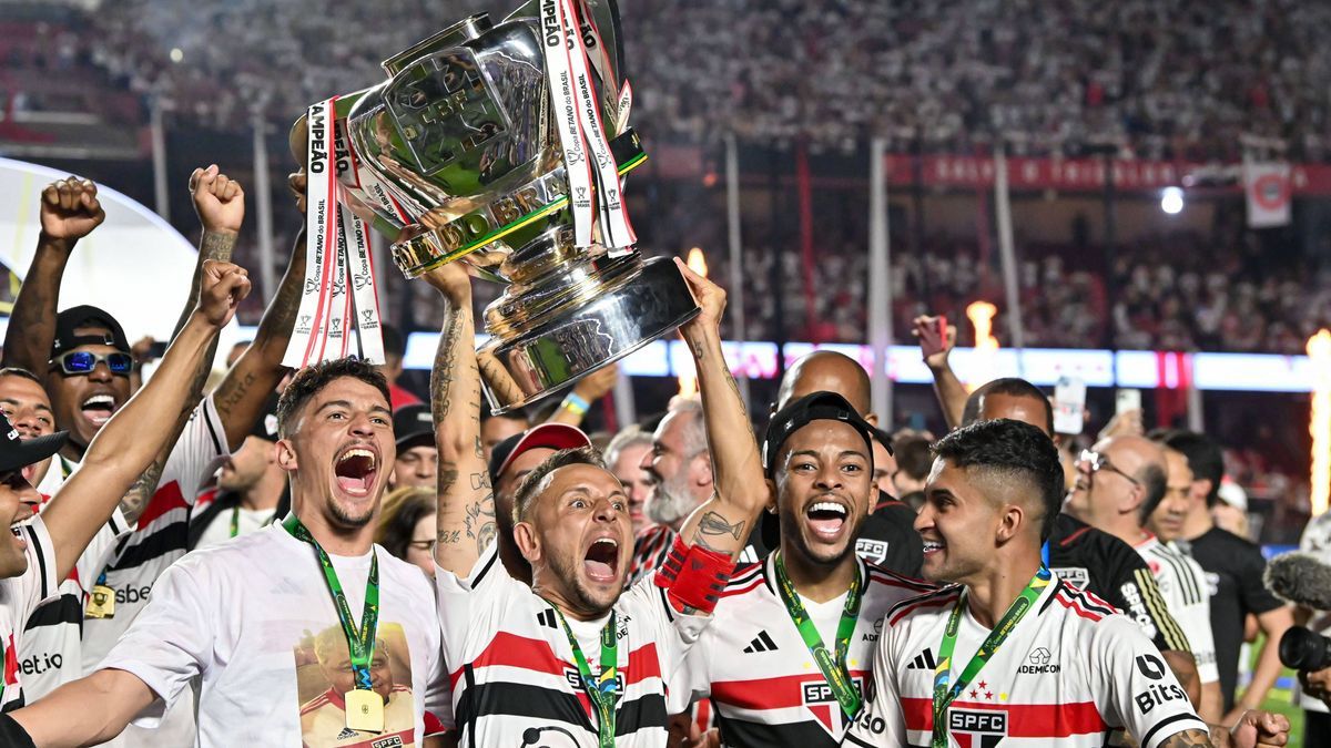 Morumbi Stadium Rafinha and the Sao Paulo players celebrate the title after the match between Sao Paulo and Flamengo, in the Final of the Copa do Brasil 2023, at the Morumbi Stadium, this Sunday 24...