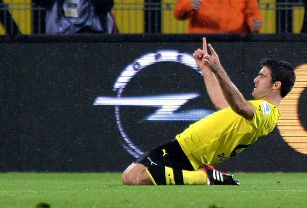 
                <strong>Borussia Dortmund - VfB Stuttgart 6:1</strong><br>
                Der Schütze lässt sich im Anschluss natürlich gebührend feiern - und braucht bis zum nächsten Jubel gar nicht mehr lange warten. Nur drei Minuten später bringt Marco Reus den BVB in Führung
              