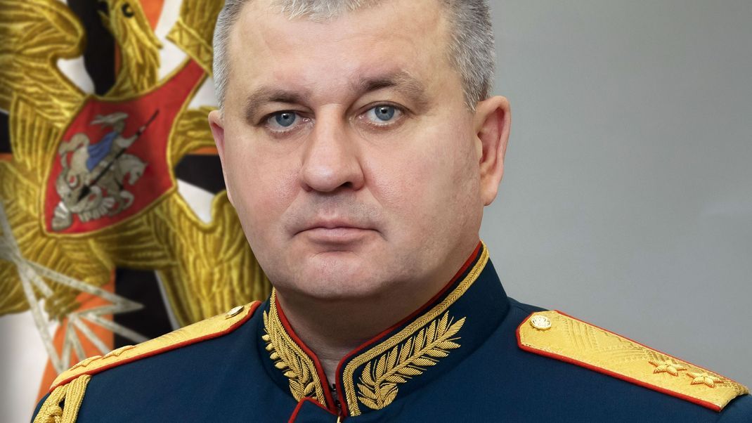 Der Vizechef des russischen Generalstabs, Wadim Schamarin, ist laut Staatsmedien wegen Korruptionsverdachts festgenommen worden.