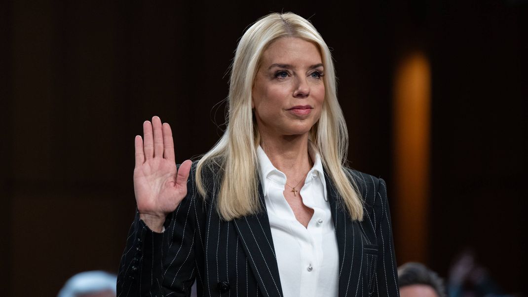 Pam Bondi vor dem US-Senat.