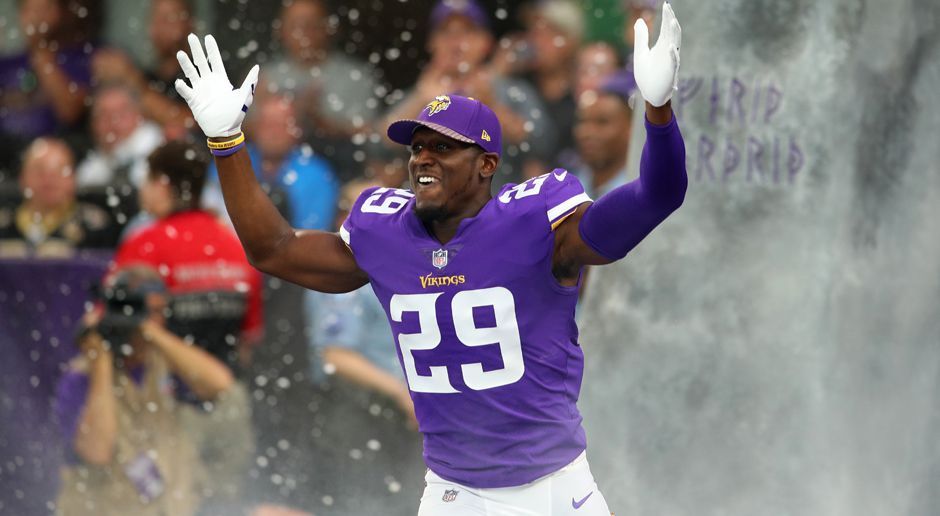 
                <strong>Cornerback: Xavier Rhodes (Minnesota Vikings)</strong><br>
                Xavier Rhodes ist der derzeit wohl beste Cornerback der NFL. Der Wide Receiver, der es mit ihm zu tun bekommt, ist oft das komplette Spiel abgmeldet - ein absoluter Shutdown Corner also. Das beste Beispiel dafür war das Duell der Vikings gegen die Falcons. Atlantas Star-Receiver Julio Jones hatte in der Partie zuvor noch Pässe für unglaubliche 253 Yards gefangen. Gegen Rhodes gelangen ihm noch magere 24 - sein schlechtester Wert der Saison. Er hat seinen Platz in unserem Pro-Bowl Team so sicher wie das Amen in der Kirche.
              