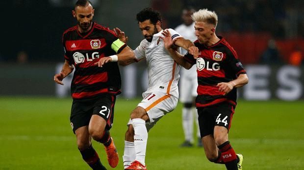 
                <strong>Leverkusen-Rom</strong><br>
                Was für ein verrücktes Champions-League-Spiel zwischen Leverkusen und dem AS Rom. Die Werkself geht 2:0 in Führung, plötzlich liegen die Italiener 4:2 vorne. Am Ende fallen acht Tore und Bayer erkämpft sich noch ein 4:4-Unentschieden. ran.de zeigt die deutschen Champions-League-Begegnungen mit den meisten Toren.
              