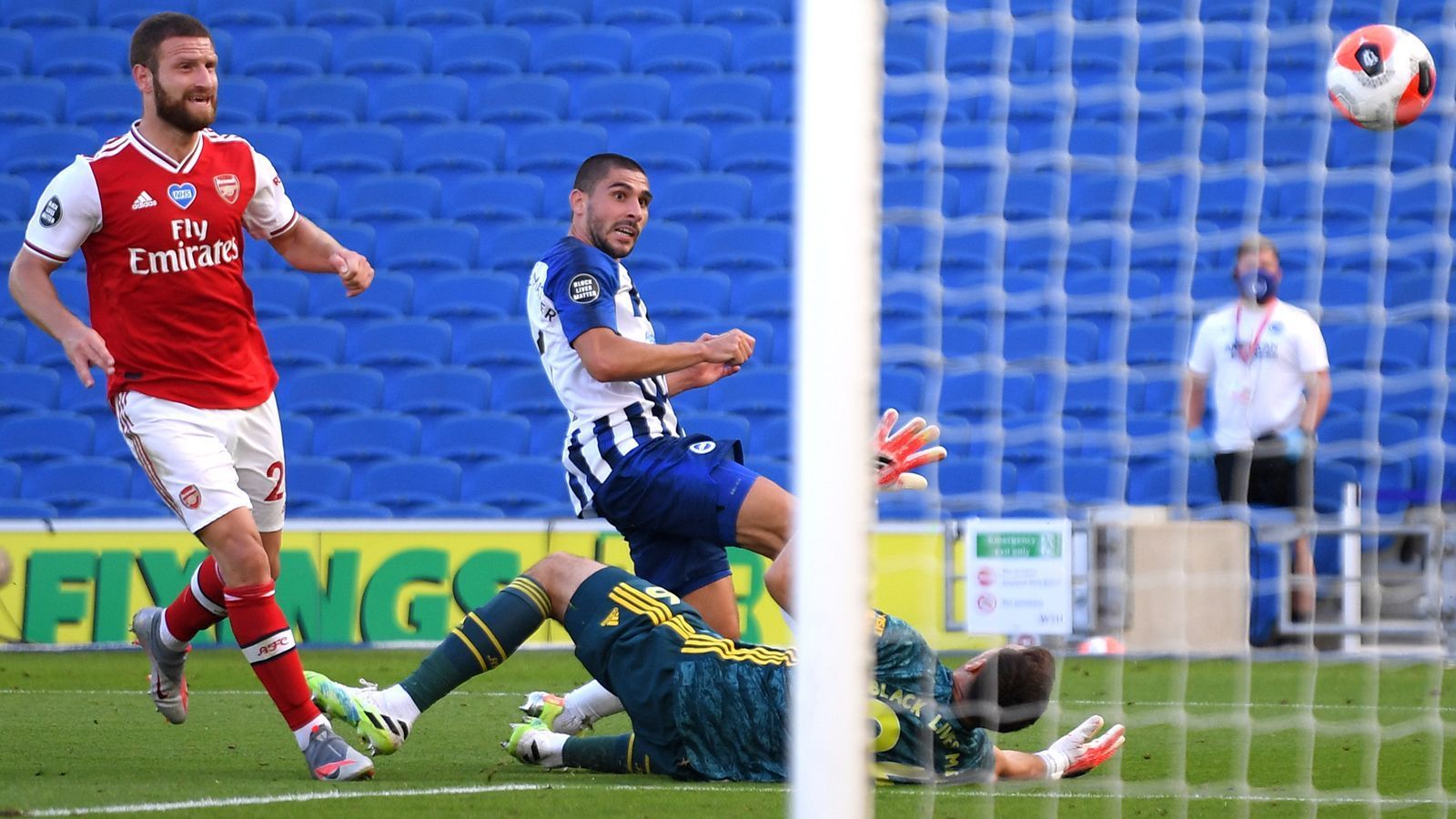 
                <strong>Bernd Leno verletzt - Das ist passiert</strong><br>
                Besonders bitter für Arsenal: In der 5. Minute der Nachspielzeit erzielt Brighton den 2:1-Siegtreffer. Torschütze: Neal Maupay.
              