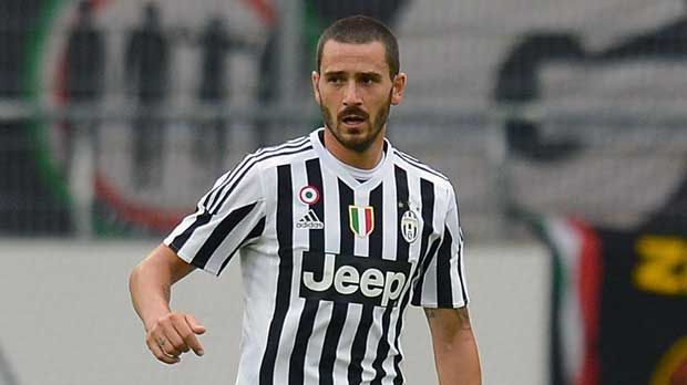 
                <strong>Leonardo Bonucci (Juventus Turin)</strong><br>
                Platz 7: Leonardo Bonucci - Dass die Italiener gute Abwehrarbeit zu schätzen wissen, ist bekannt. Deshalb wird auch Juves Abwehrmann gut entlohnt und soll - wie Mandzukic - 3,5 Millionen Euro jährlich kassieren.
              