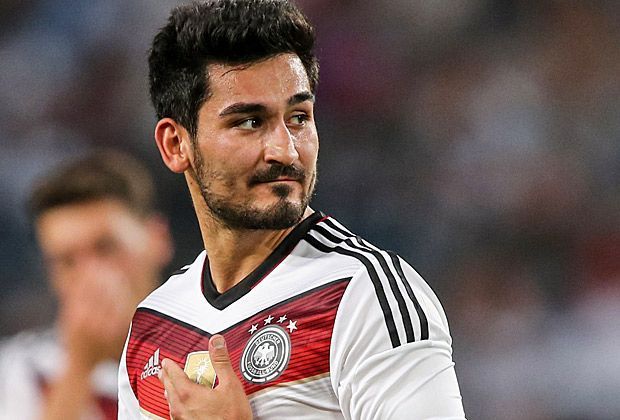 
                <strong>Ilkay Gündogan</strong><br>
                Bleibt vor der Pause unauffällig und fügt sich in die schläfrige DFB-Elf ein. Nach dem Seitenwechsel dreht auch Gündogan auf und beendet mit dem 3:0 die allerletzten Zweifel an einem Sieg. Bei seinem Sololauf bereitet er das 6:0 genial vor. ran-Note: 3
              