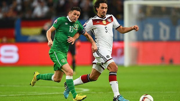 
                <strong>Mats Hummels: 180.000 Euro</strong><br>
                Mats Hummels: 180.000 Euro. Innenverteidiger Mats Hummels zeigt Licht und Schatten in der EM-Qualifikation. Bei drei Spielen ist er nicht dabei, trotzdem steht er neun Mal im Kader. Er darf sich auf 180.000 Euro freuen.
              