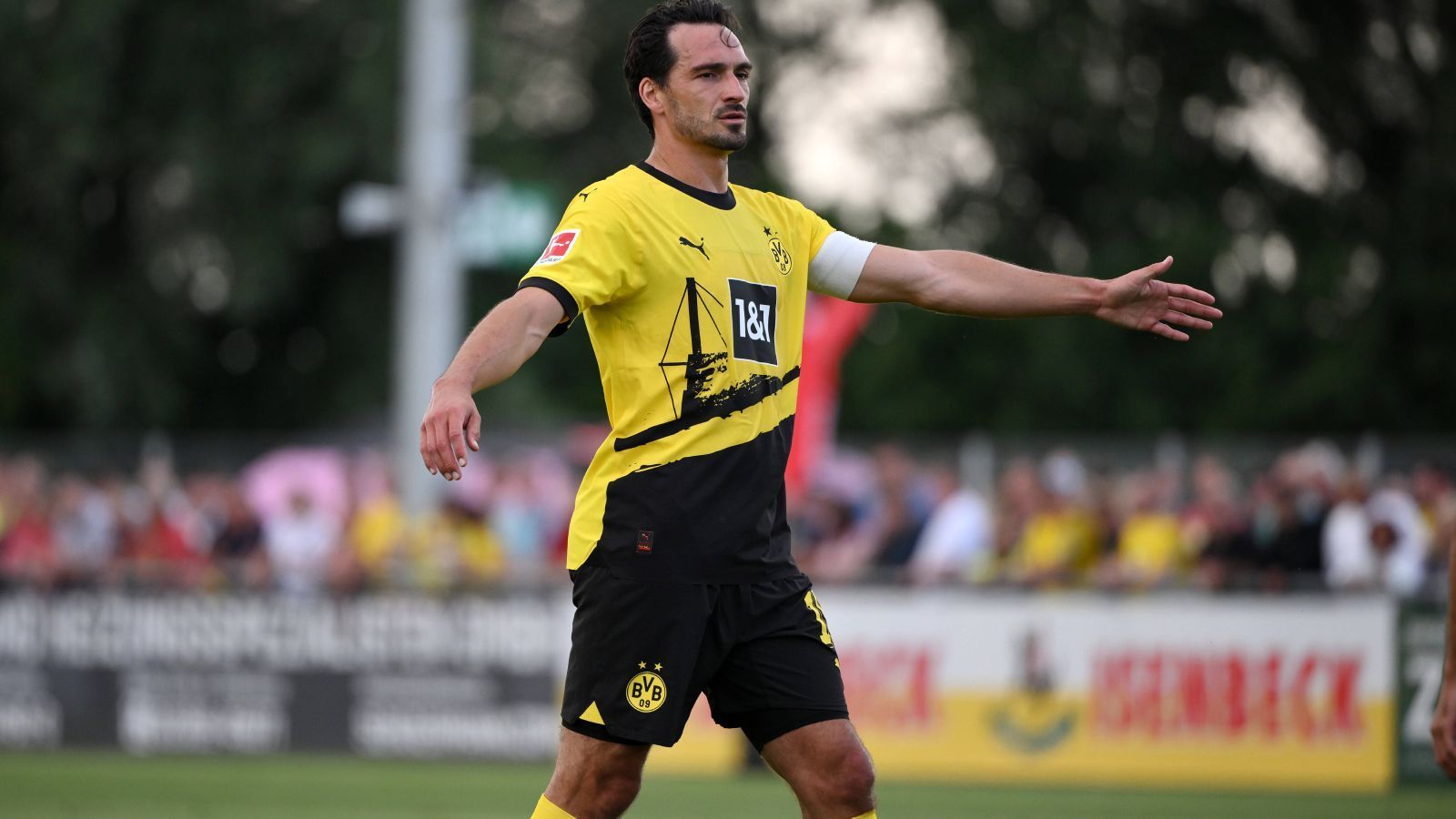 <strong>Mats Hummels</strong><br>
                Hummels bildete mit Boateng die Innenverteidigung im WM-Finale, der damalige Dortmunder wechselte 2016 dann zum FC Bayern und spielte auch dort mit Boateng zusammen. 2019 kehrte der Abwehrchef dann zum BVB zurück, nach Ende der Saison 2023/24 bekam er dort keinen neuen Vertrag mehr. Abseits des Platzes gründete er gemeinsam mit Lukas Podolski die Baller League.