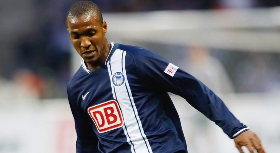 
                <strong>Linker Mittelfeldspieler: Gilberto (84)</strong><br>
                Linker Mittelfeldspieler: GilbertoGesamt-Stärke: 84Verein: Hertha BSC
              