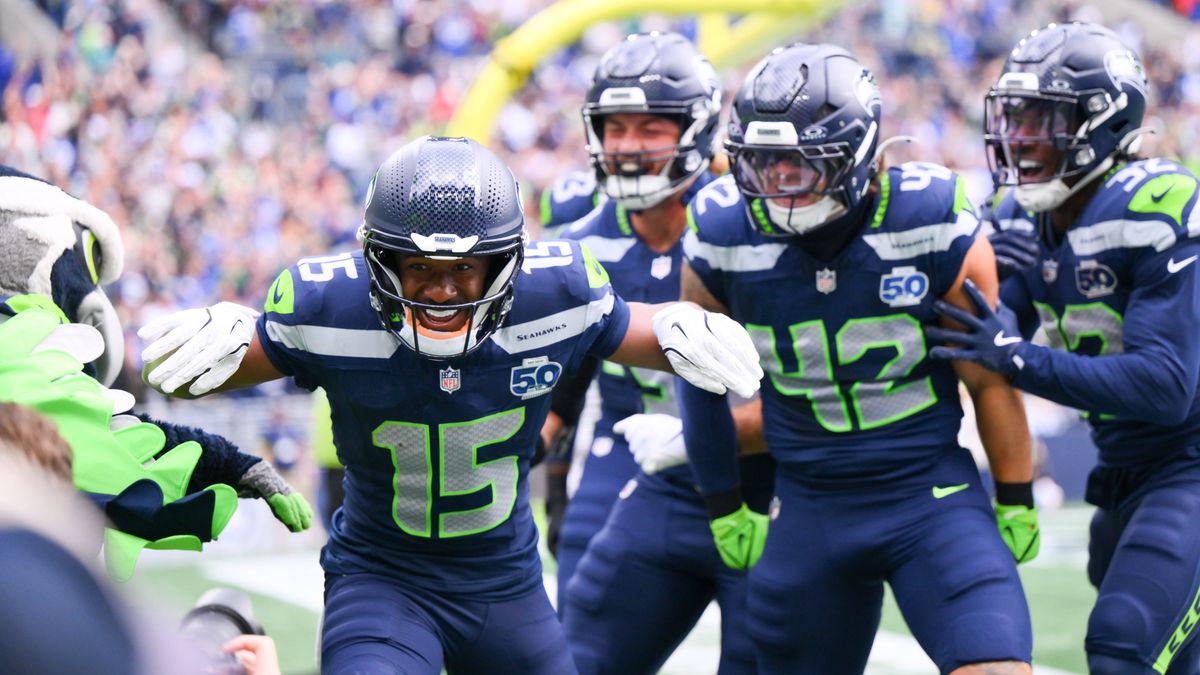 NFL, American Football Herren, USA New Orleans Saints at Seattle Seahawks Sep 21, 2025; Seattle, Washington, USA; Seattle Seahawks wide receiver Tory Horton (15) celebrates after scoring a 95 yard ...