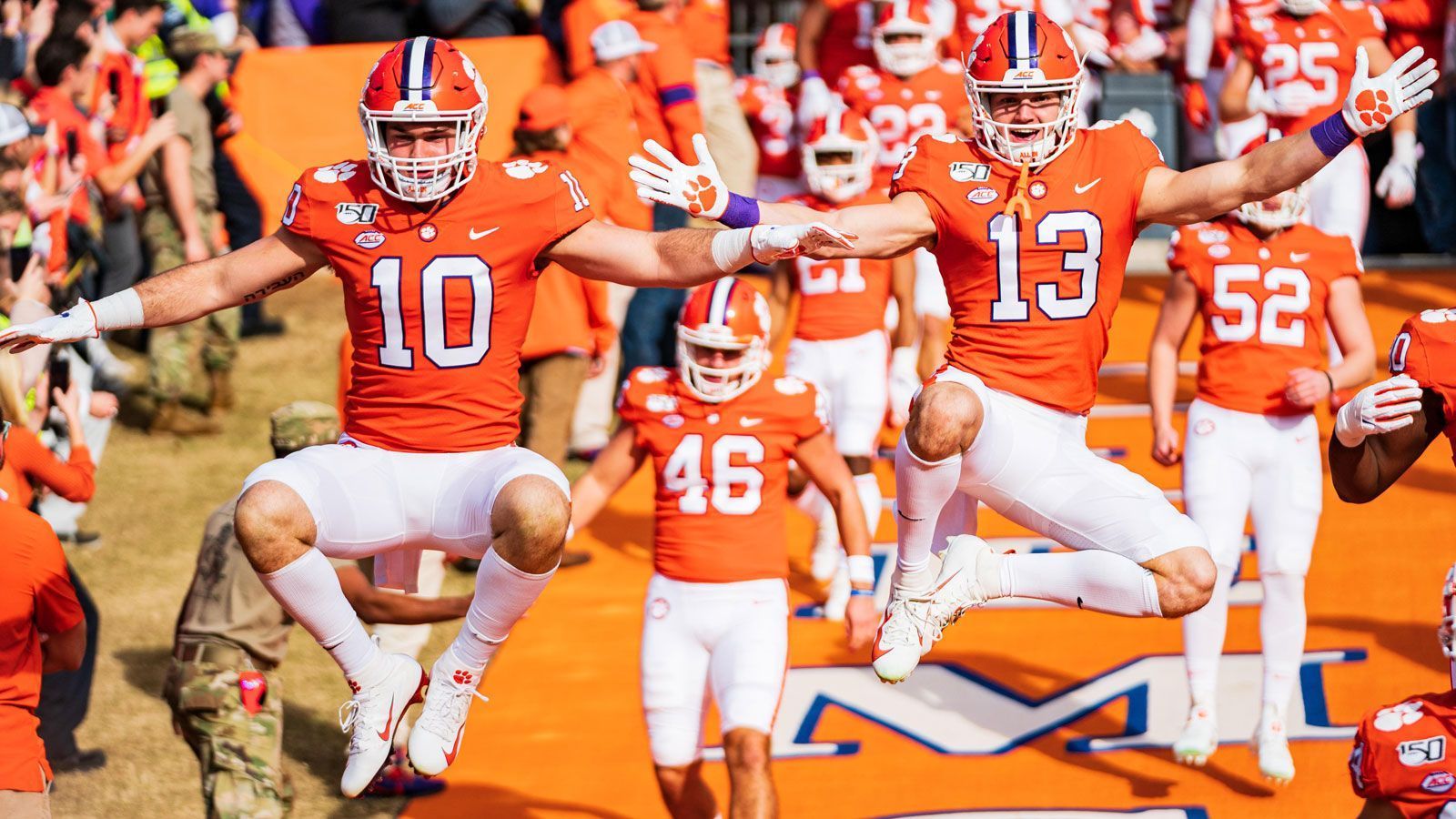 
                <strong>3. Clemson Tigers</strong><br>
                Bilanz: 12-0 - Restprogramm - vs. Virginia Cavaliers (9-3)
              