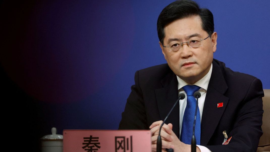 Der chinesische neue Außenminister Qin Wang warnte die USA vor "katastrophalen Folgen" sollte sie sich mehr einmischen.