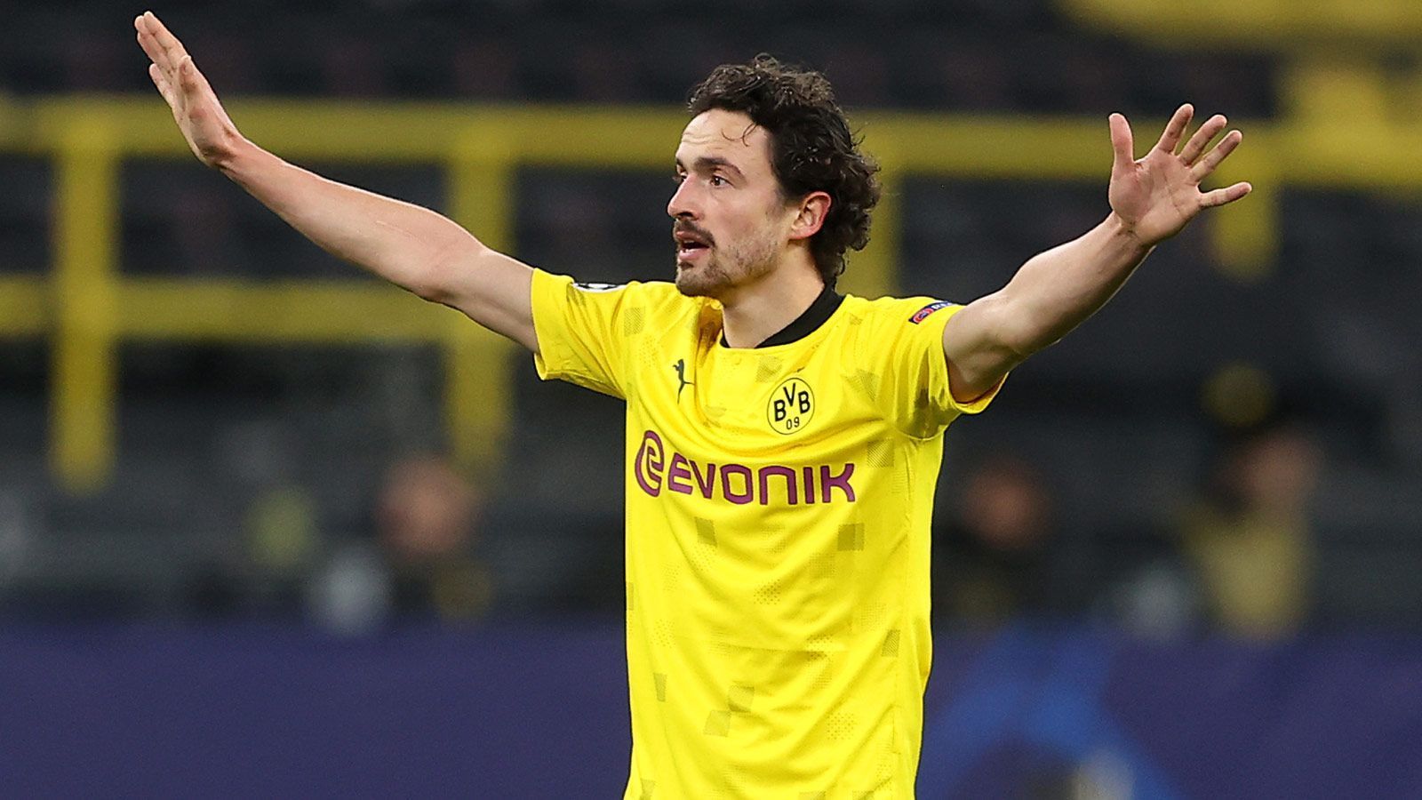 
                <strong>Thomas Delaney</strong><br>
                Der defensive Mittelfeldspieler kommt in der 62. Minute für Emre Can in das Spiel und verwaltet die Führung mit einem sicheren Passspiel. ran-Note: 3
              