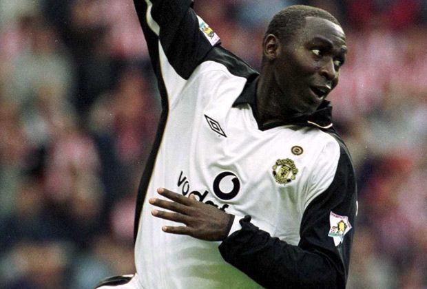 
                <strong>Andrew Cole</strong><br>
                93 Tore in 195 Spielen! Andrew, genannt Andy, Cole schaffte es bei Manchester United zu einem Top-Stürmer Englands. In seinen sechs Jahren bei United holte der Torjäger unglaubliche neun Titel, darunter auch die Champions League und den Weltpokal 1999.
              